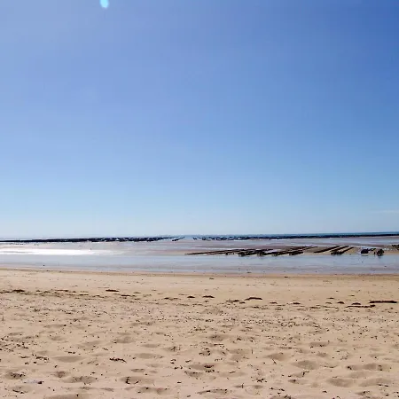 Apartment Montmartin: Proche, Piscine Partagée Et Jardin Clos Montmartin-sur-Mer