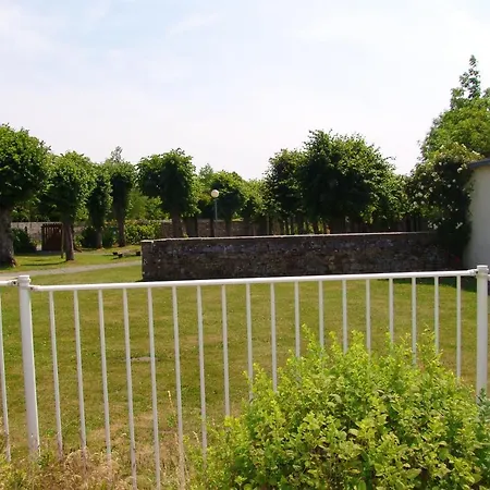 Montmartin: Proche, Piscine Partagée Et Jardin Clos Montmartin-sur-Mer