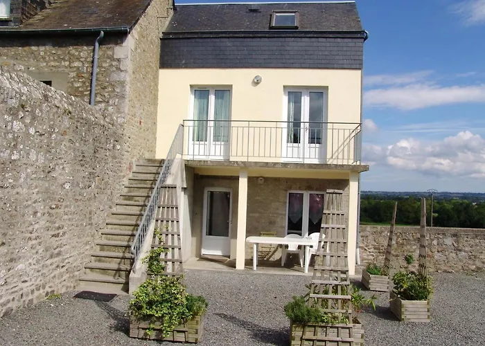 Montmartin: Proche, Piscine Partagée Et Jardin Clos Montmartin-sur-Mer